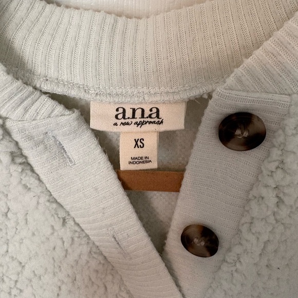 Bundle of 2 Cozy Sherpa. Size XS. - Picture 8 of 10